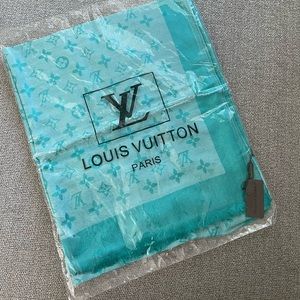 NWT LV • Fashion Shawl